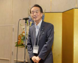 第79回定時社員総会風景 懇親会 高木副会長の中締め挨拶